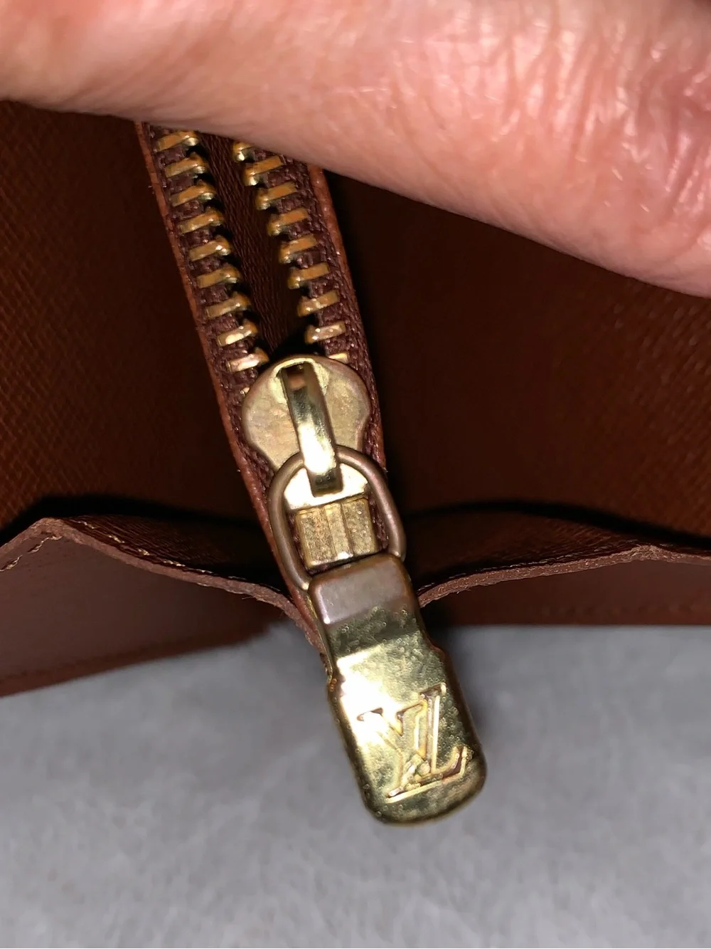Vintage Authentic Louis Vuitton Monogram Sarah LV Wallet EVC!